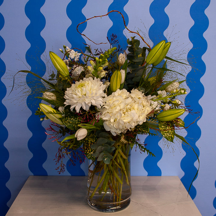 Lily Weiss Vase Arrangement